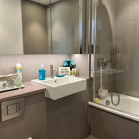 Luxury 3 Bedroom Flat In Stratford, London Exterior photo