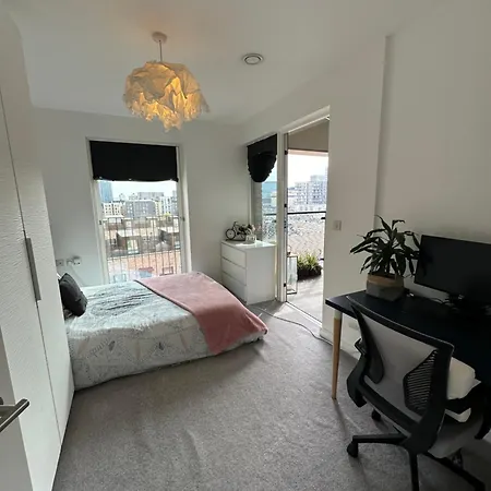Luxury 3 Bedroom Flat In Stratford, London Exterior photo