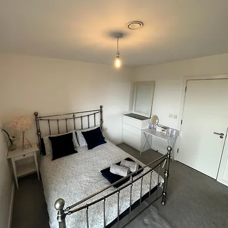 Luxury 3 Bedroom Flat In Stratford, London Exterior photo