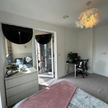 Luxury 3 Bedroom Flat In Stratford, London Exterior photo